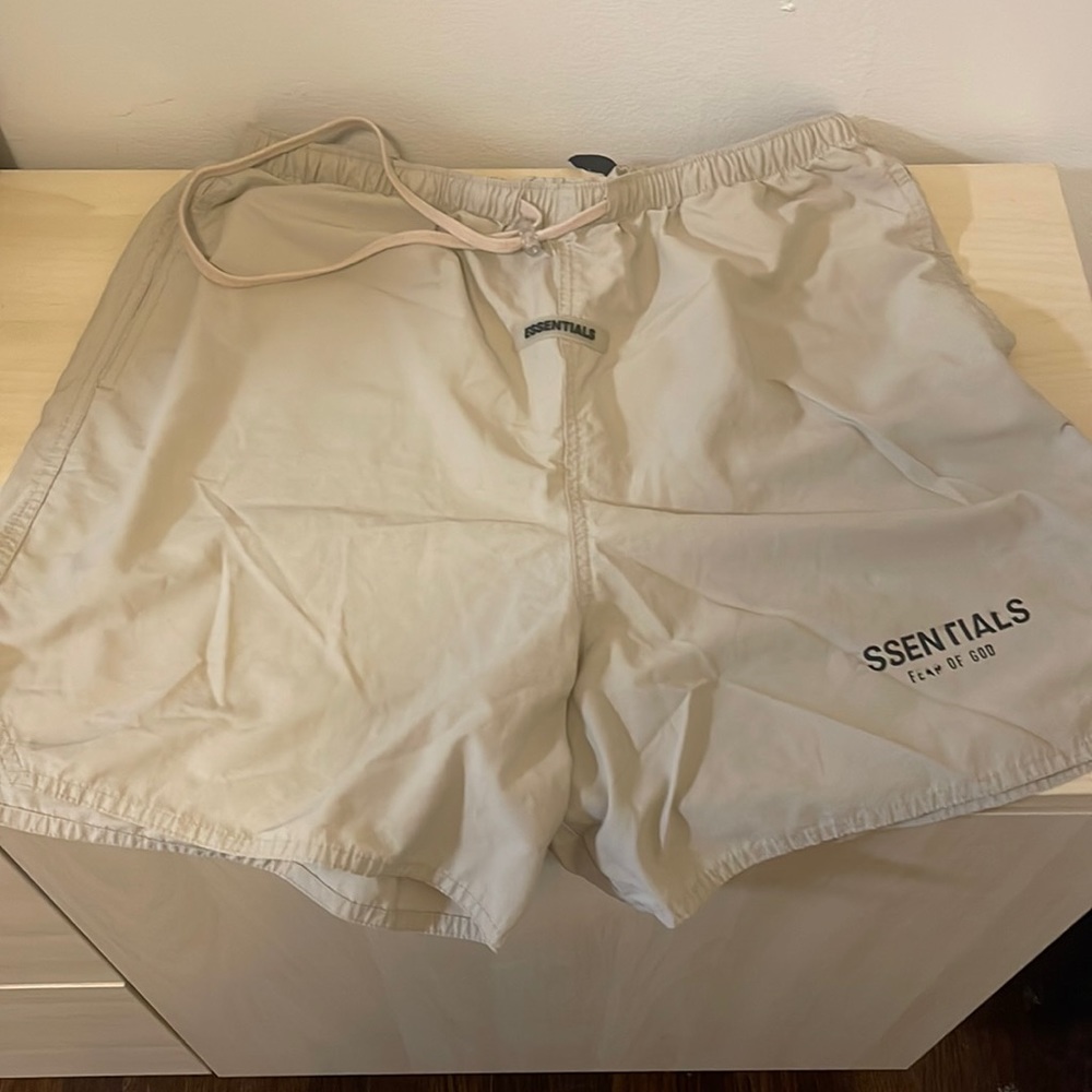 Fear of god- essential shorts. Size medium